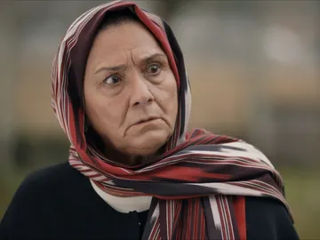 La madre de Tahir y Mustafa La madre de Tahir y Mustafa