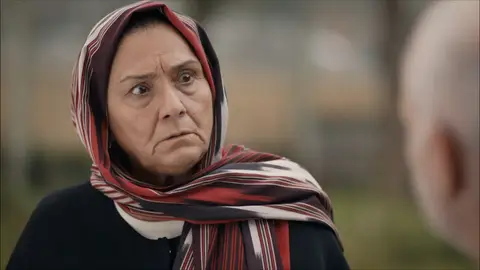 La madre de Tahir y Mustafa Fugitiva