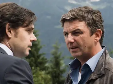 El Dr. Gruber descubre al verdadero padre de Max El Dr. Gruber descubre al verdadero padre de Max