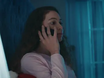 Nazar avisa a los hermanos de Tahir de la traición de su padre. Nazar avisa a los hermanos de Tahir de la traición de su padre.