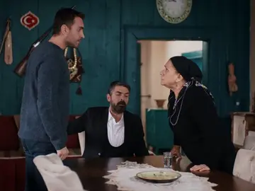 La señora Saniyé a Tahir: 'No tienes compasión por tu familia' La señora Saniyé a Tahir: 'No tienes compasión por tu familia'