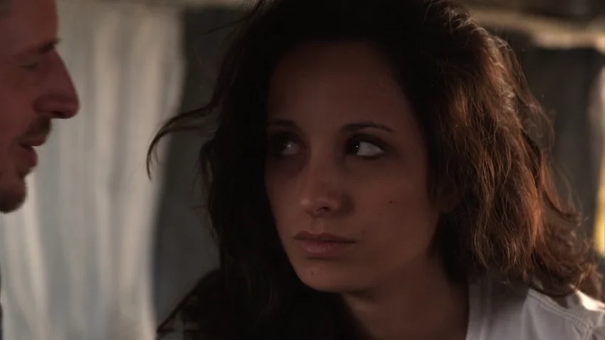 Sarah cada vez más molesta con Andreas por su relación con Emily Sarah cada vez más molesta con Andreas por su relación con Emily