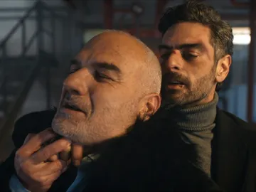 Vedat amenaza a Fikret Vedat amenaza a Fikret