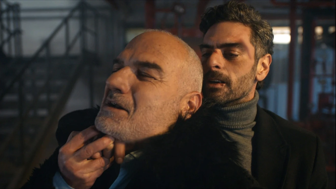 Vedat amenaza a Fikret Fugitiva