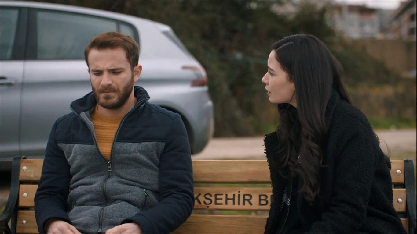 Berrak y Fatish Fugitiva