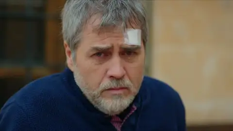 La primera conversación de Reyyan con su padre tras descubrir que le ha mentido La primera conversación de Reyyan con su padre tras descubrir que le ha mentido