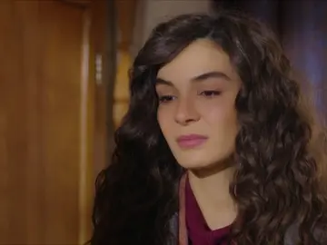 Reyyan sigue lamentándose por haber confiado en su padre y no en Miran Reyyan sigue lamentándose por haber confiado en su padre y no en Miran