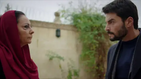 Azize planea mandar lejos a su familia a espaldas de Miran Azize planea mandar lejos a su familia a espaldas de Miran