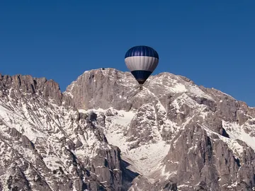 Un peligroso viaje en globo Un peligroso viaje en globo