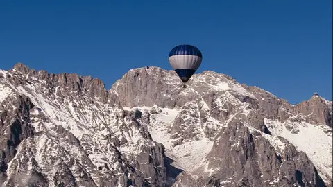Un peligroso viaje en globo Rescate en los Alpes