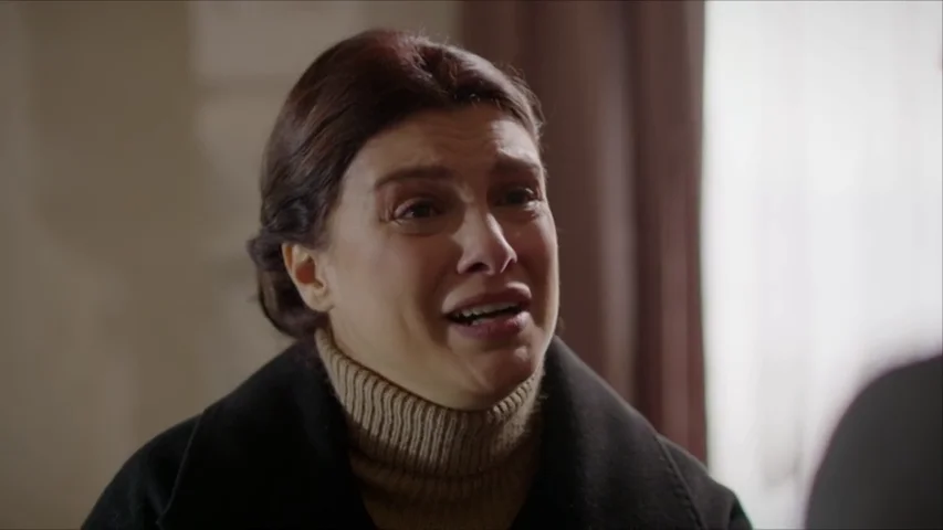 Zehra irrumpe en la mansión Aslanbey, ¿qué es tan urgente? Zehra irrumpe en la mansión Aslanbey, ¿qué es tan urgente?