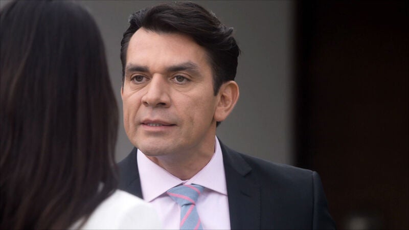 Enorme bronca entre Ernesto y Elena por culpa de Pedro