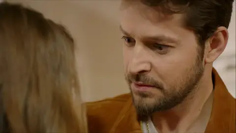 El agresivo novio de Yaren Hercai