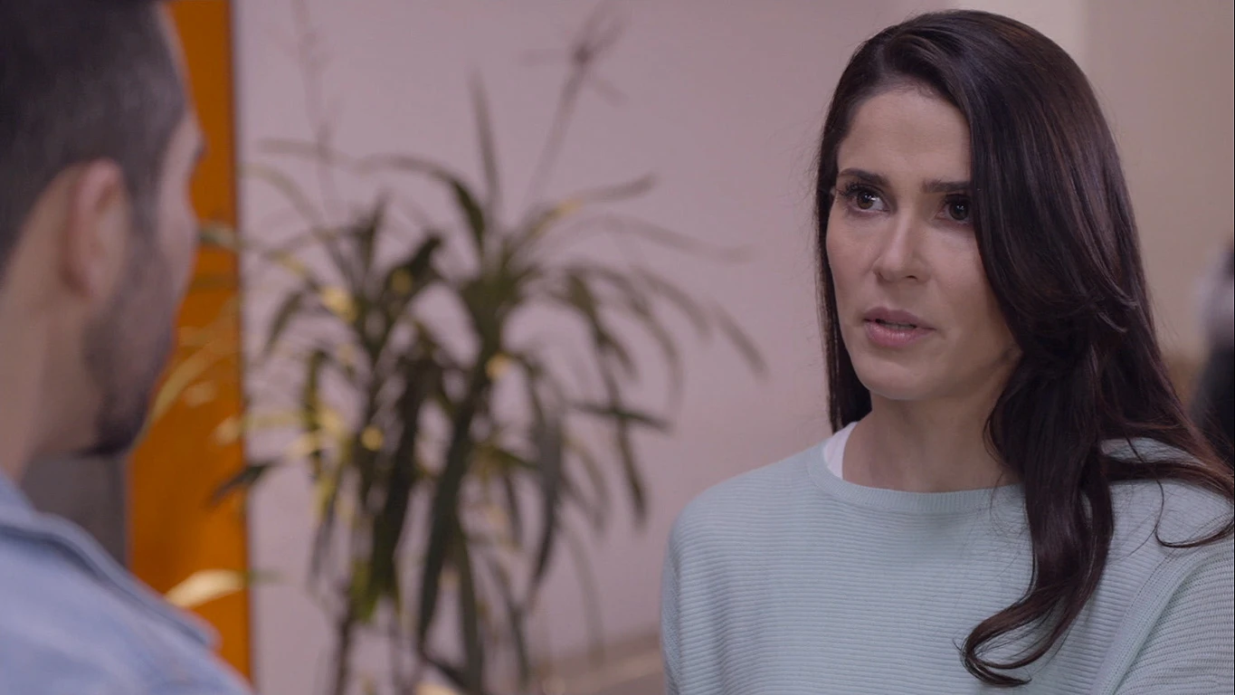 Elene frente a Pedro Te doy la vida