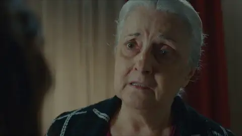 ¿Es Cennet la nieta de Mukaddes? ¿Es Cennet la nieta de Mukaddes?