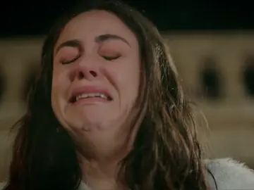 Elif amenaza con suicidarse tras huir de su propia boda Elif amenaza con suicidarse tras huir de su propia boda