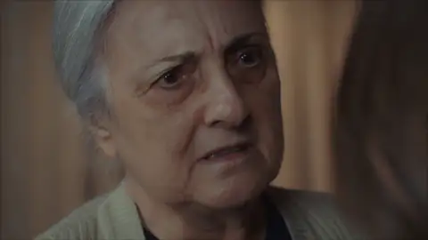 El ultimátum de Mukadde: "Si no me dices quién es su padre se lo contaré todo a Cennet" El ultimátum de Mukadde: "Si no me dices quién es su padre se lo contaré todo a Cennet"