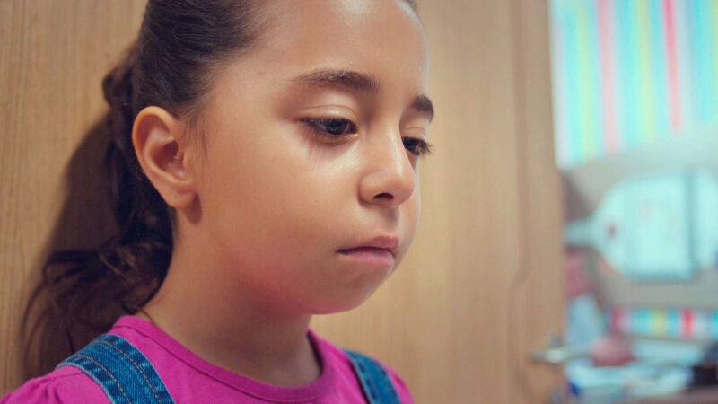 El gran drama de la pequeña Öykü: Padece una grave enfermedad