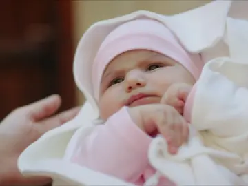 Handan y su bebé sobreviven tras un angustioso parto Handan y su bebé sobreviven tras un angustioso parto