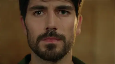 Aslan Aslanbey le salva la vida a Miran: "Yo disparé a Azat" Aslan Aslanbey le salva la vida a Miran: "Yo disparé a Azat"