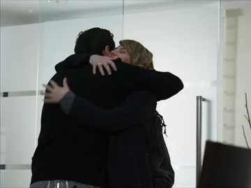 Tobias y Katharina se reencuentran Tobias y Katharina se reencuentran