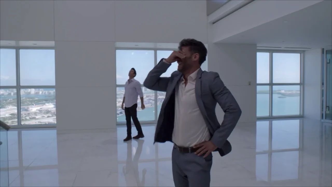 Ricardo es engañado y pierde el dinero de la empresa Ricardo es engañado y pierde el dinero de la empresa