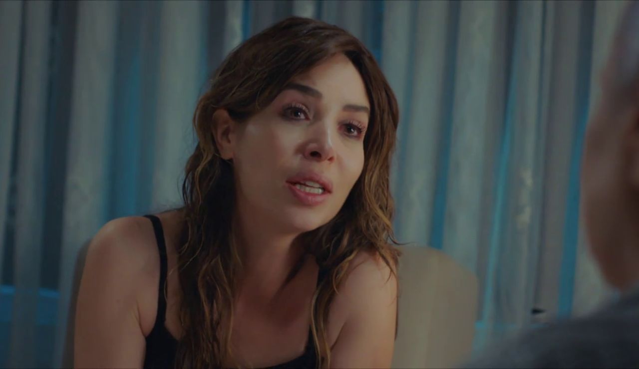 Arzu se resiste a hablar con Cennet: "¿Cómo voy a decirle que es fruto de una violación?"