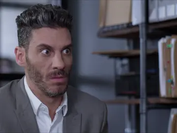 Armando, celoso, recopila información sobre el nuevo novio de Betty Armando, celoso, recopila información sobre el nuevo novio de Betty