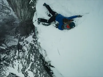 Al borde del acantilado Al borde del acantilado