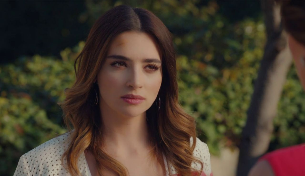 Melissa intenta detener la boda de Cennet y Selim