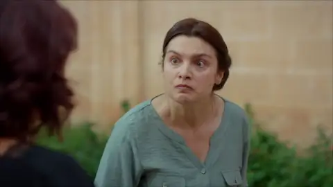 Zehra vuelve a lo grande para poner fin a las discusiones Zehra vuelve a lo grande para poner fin a las discusiones