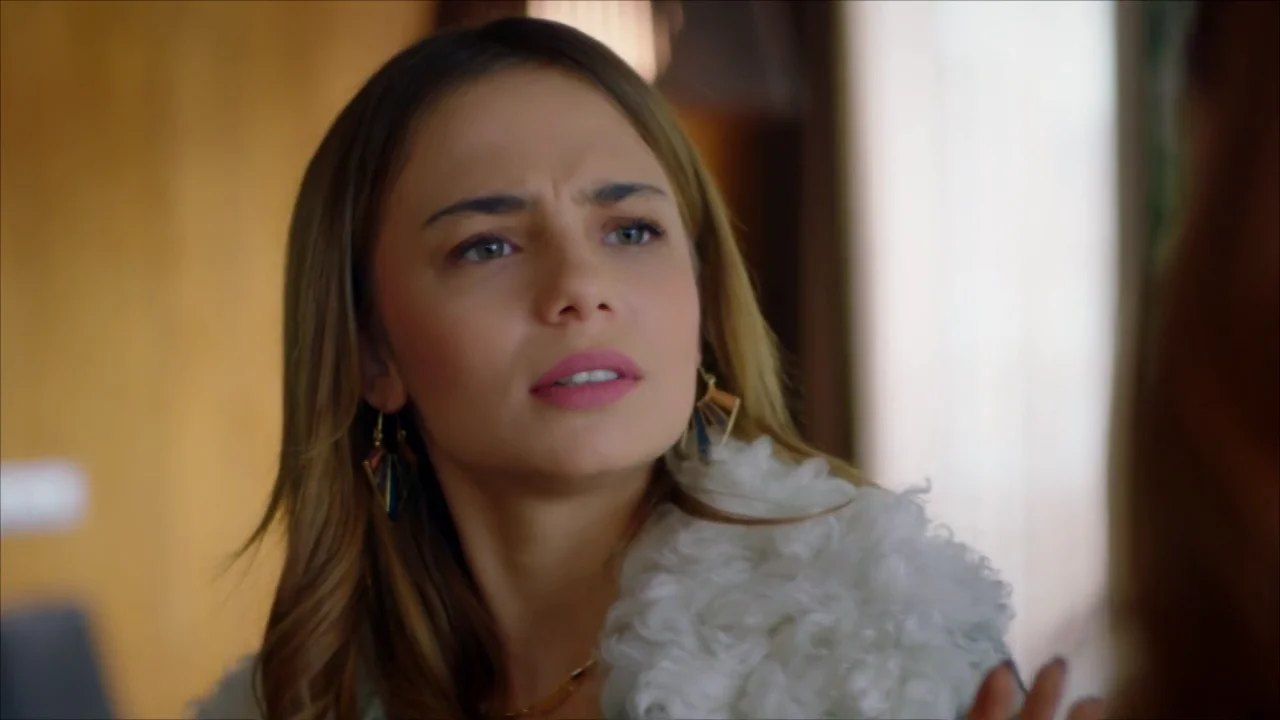 Ceren, a Seniz: "Si le enseñas ese vídeo a alguien más, te matare" Ceren, a Seniz: "Si le enseñas ese vídeo a alguien más, te matare"