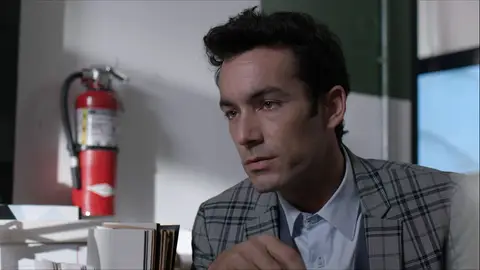 Ricardo interroga a Betty Betty en NY