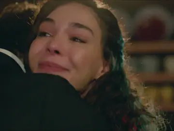 Miran le hace a Reyyan el regalo más especial de todos Miran le hace a Reyyan el regalo más especial de todos