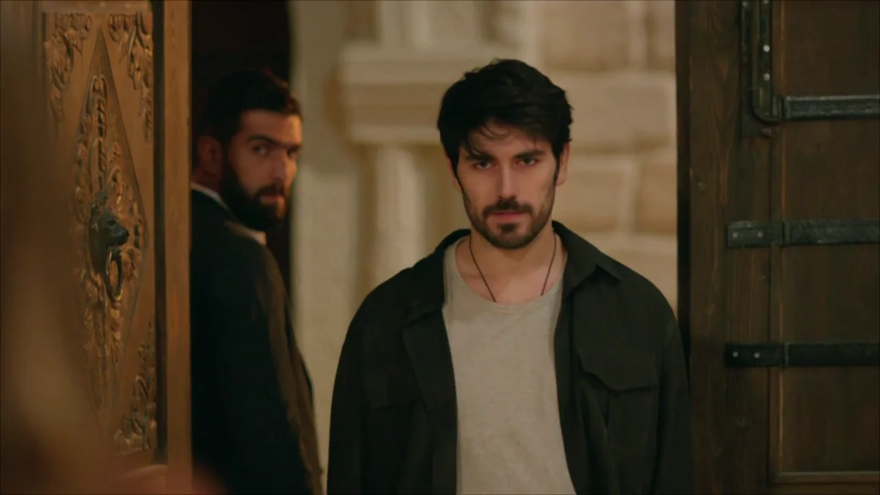 Miran encuentra a Aslan y detener a Azize