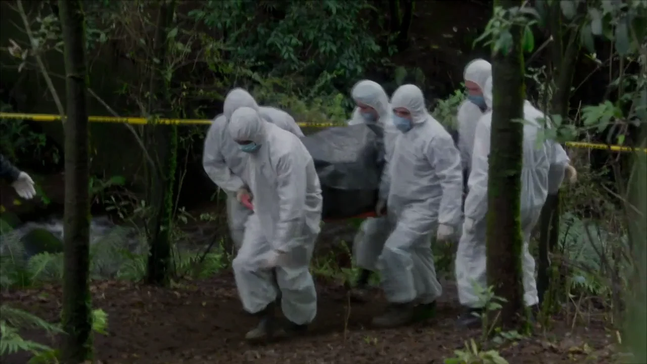 Aparece un cuerpo enterrado en el bosque: &iquest;Ser&aacute; Carolina?