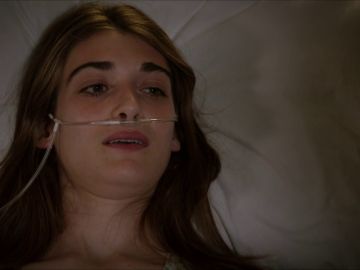 Francesco vuelve a visitar a Emma y la despierta del coma 