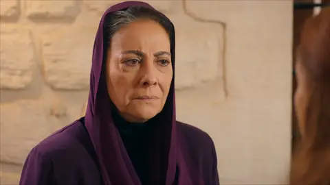 Azize, sorprendida con Sultan Hercai