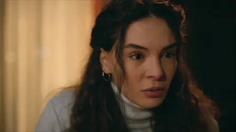 Reyyan descubre lo que le pasa a su bebé Hercai