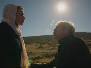 Hazar y Dilsah, cara a cara tras 30 años sin verse Hazar y Dilsah, cara a cara tras 30 años sin verse