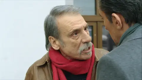 Cihan expulsa a su padre Paramparça.Vidas cruzadas