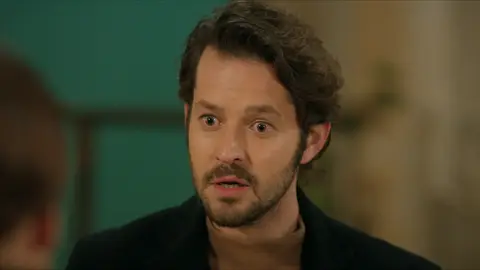 Harum frente a su madre Hercai