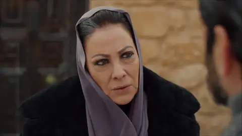 Azize descubre el plan de Cihan: "O mataste a Harun o proteges al asesino" Azize descubre el plan de Cihan: "O mataste a Harun o proteges al asesino"