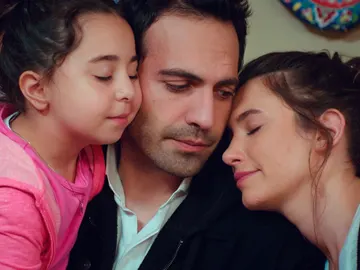 Demir se reencuentra con sus seres queridos, ¡tras haberle dado por muerto! Demir se reencuentra con sus seres queridos, ¡tras haberle dado por muerto!