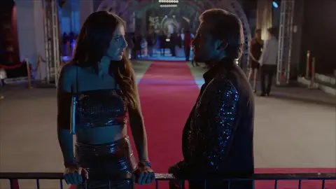 Primer encuentro ente Lari y Charly: "Me resultas familiar" Primer encuentro ente Lari y Charly: "Me resultas familiar"