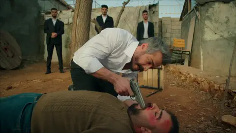 "¿Quién te dio la orden de Matar a Miran?": Firat encuentra al culpable "¿Quién te dio la orden de Matar a Miran?": Firat encuentra al culpable