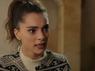 "¿La tía Azize te encerró?": Azra descubre la verdad sobre su pasado "¿La tía Azize te encerró?": Azra descubre la verdad sobre su pasado