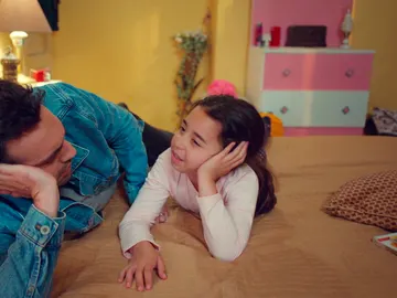 Öykü descoloca a Demir: “Sería bonito ver a Candan vestida de novia” Öykü descoloca a Demir: “Sería bonito ver a Candan vestida de novia”