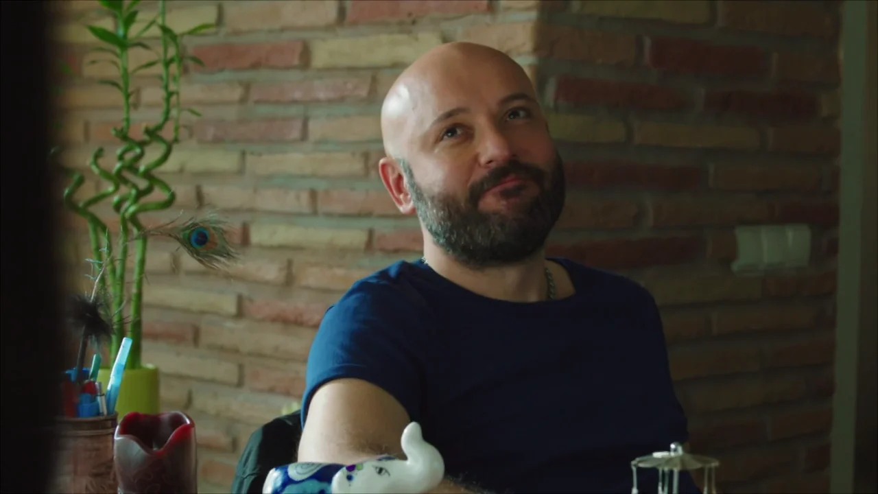 Özkan tiene un plan para conseguir la custodia de Cansu
