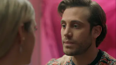 Charly contra Diana La reina soy yo